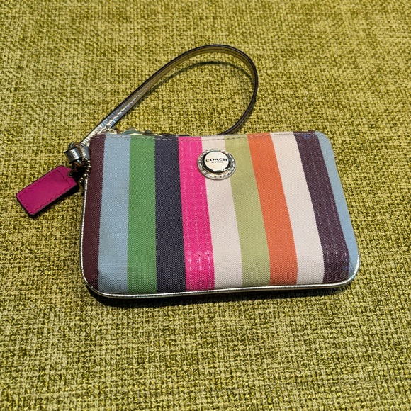 Coach Poppy Legacy Glam Tote & Wristlet - Picture 3 of 5